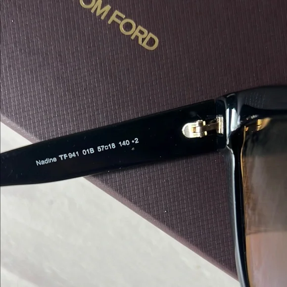 Tom Ford Sunglasses **FREE w/ orders over $700** - Picture 11 of 17
